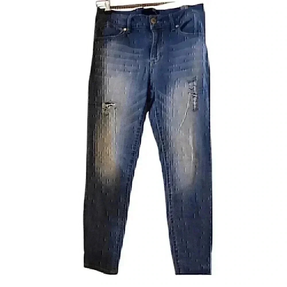 p7083 Distressed  jeans 1822  cropped jeans medium wash  size Size 8